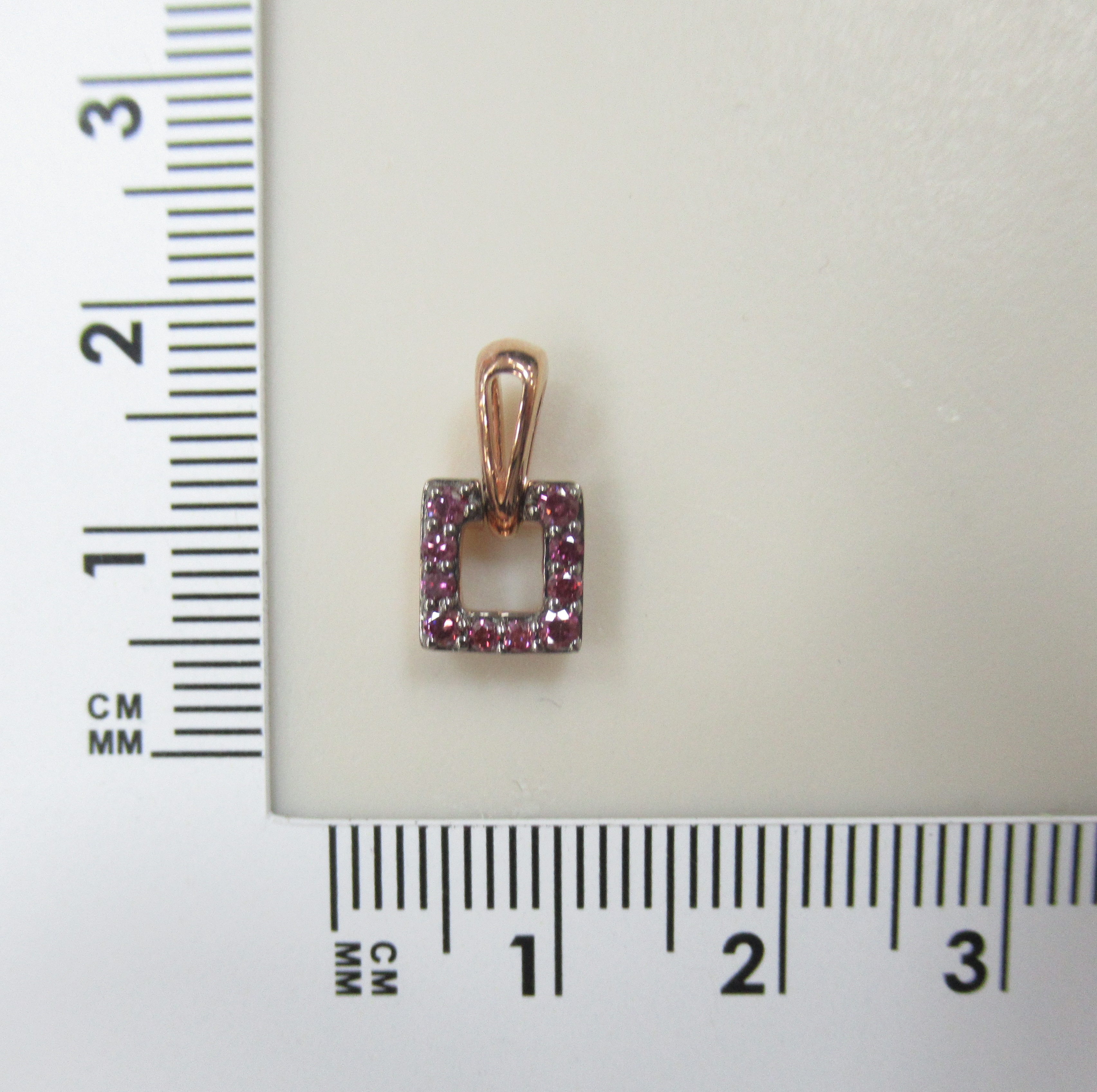 Серебряная подвеска с розовыми бриллиантами